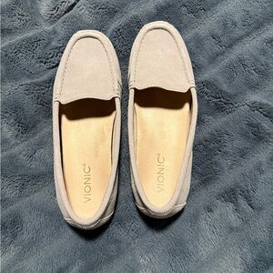 Vionic Women's Light Gray Flats